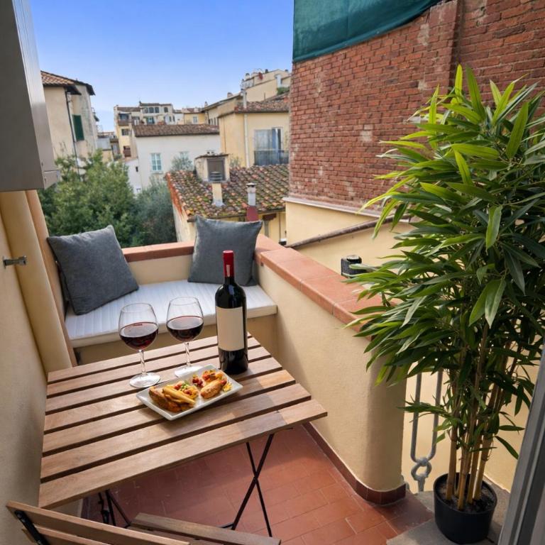 Eleganza e stile a due passi dal Duomo - Two-Bedroom Apartment - 5