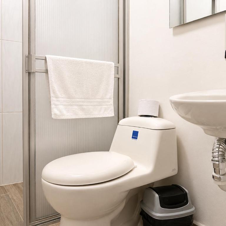 Coliving Compostela - Triple Room with Private Bathroom - 3