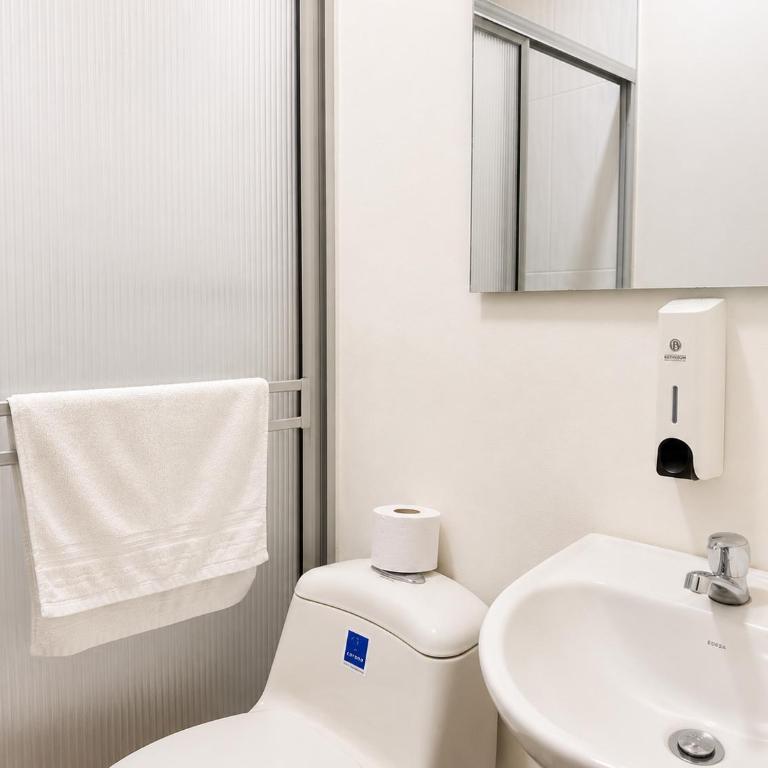 Coliving Compostela - Triple Room with Private Bathroom - 4