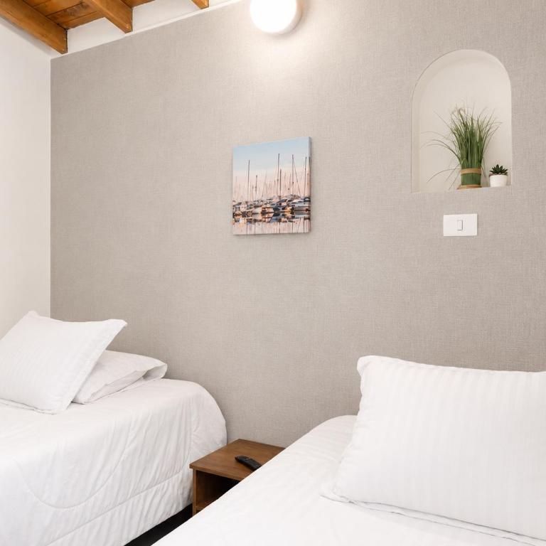 Coliving Compostela - Triple Room with Private Bathroom - 7