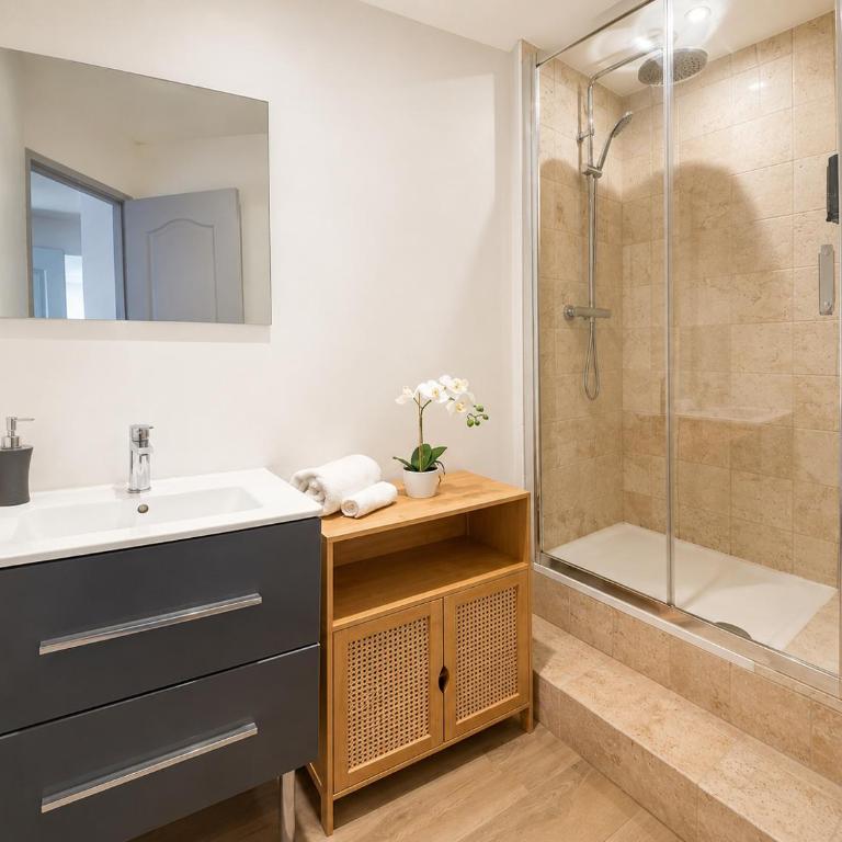 Cosy 2 bedrooms 2 bathrooms apartment - 1 min Palais & beaches - Appartement 2 Chambres - 7