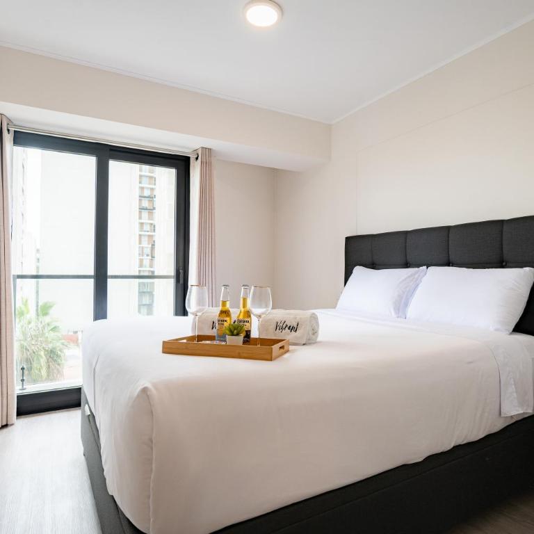 Artline Apartments by Vibrant - Deluxe One-Bedroom Apartment with City View - 29
