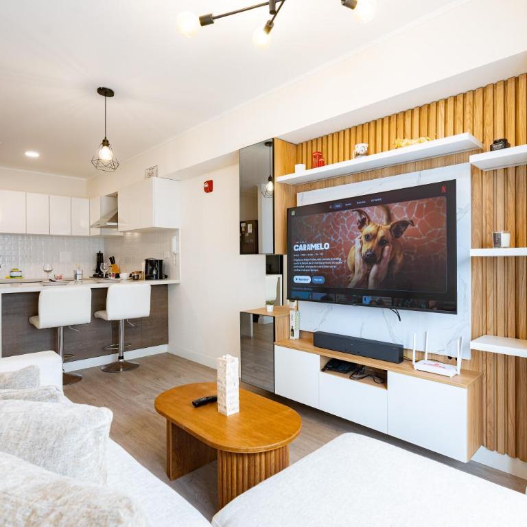 Artline Apartments by Vibrant - Deluxe One-Bedroom Apartment with City View - 21