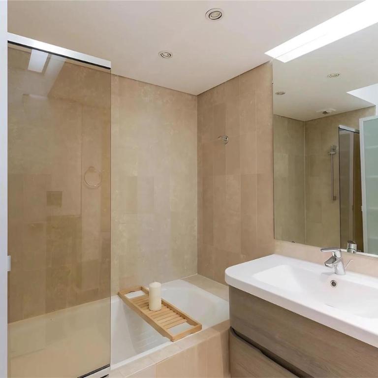Arc de Triomphe View - Sleeps 7 - Elegant 1BR - Terrace - Appartement 1 Chambre avec Balcon et Vue sur la Ville - 31