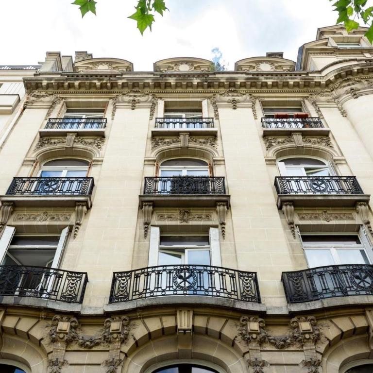 Arc de Triomphe View - Sleeps 7 - Elegant 1BR - Terrace - Appartement 1 Chambre avec Balcon et Vue sur la Ville - 3