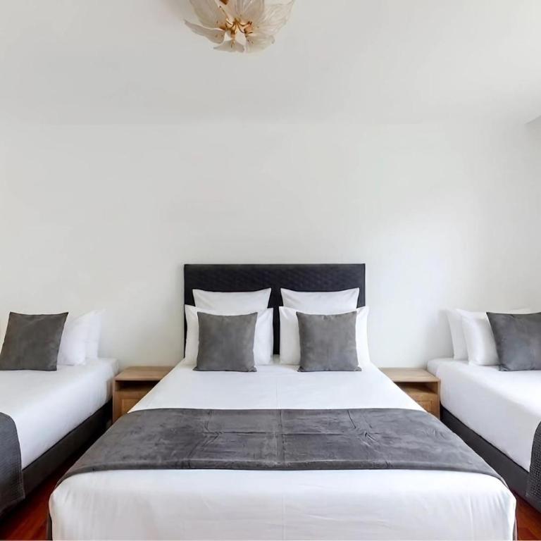 Arc de Triomphe View - Sleeps 7 - Elegant 1BR - Terrace - Appartement 1 Chambre avec Balcon et Vue sur la Ville - 25