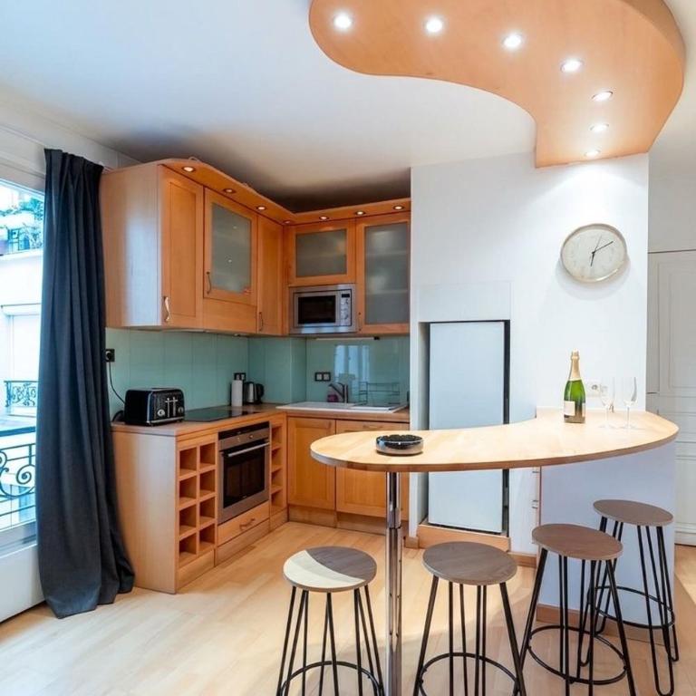 Elegant 2BR - Sleeps 7 - Walk to Arc de Triomphe - Appartement 2 Chambres - 5