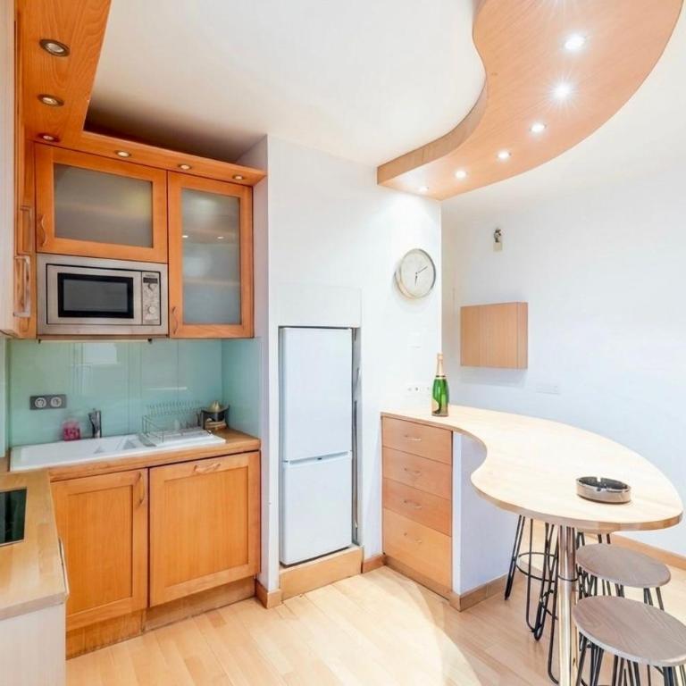 Elegant 2BR - Sleeps 7 - Walk to Arc de Triomphe - Appartement 2 Chambres - 7