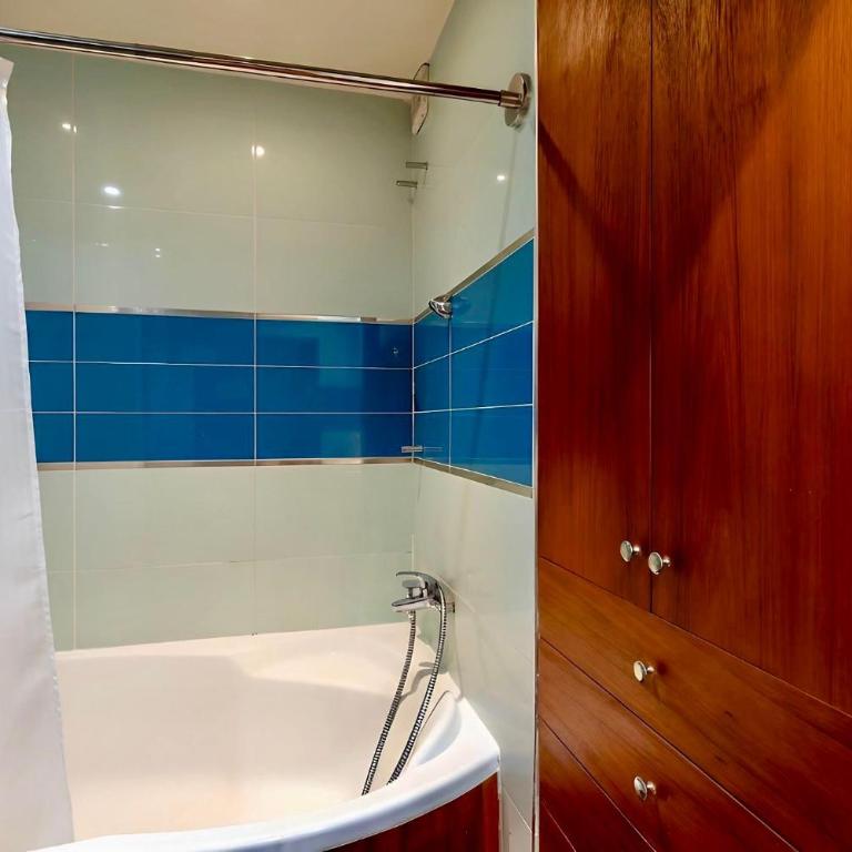 Elegant 2BR - Sleeps 7 - Walk to Arc de Triomphe - Appartement 2 Chambres - 17