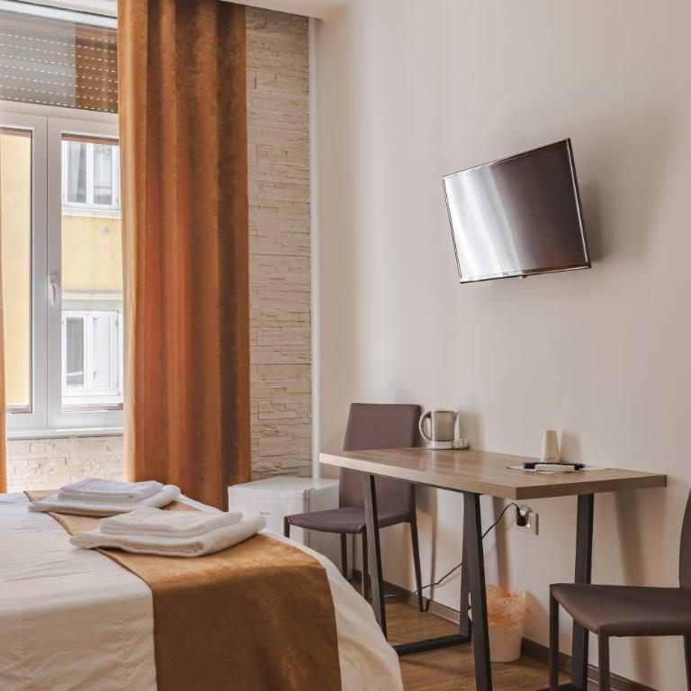 Trieste Centro Rooms-camere eleganti in pieno centro - Doppelzimmer mit eigenem Bad - 3