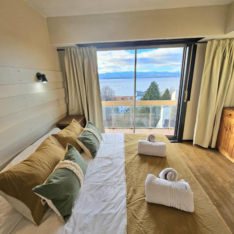 Lago y Ciudad, a pasos del Centro Civico - Apartamento de 1 dormitorio con balcón y vistas al agua - 1