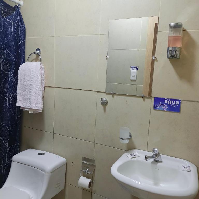 Hostal Dylan - Habitación Deluxe con 2 camas grandes - 1