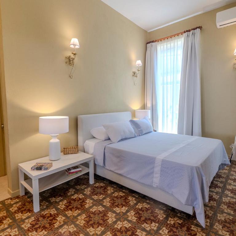Cabrero House Boutique - Deluxe Double Room with Shower - 7