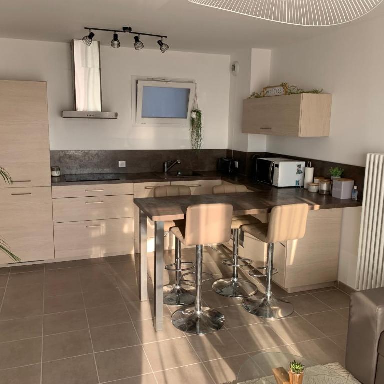 Apparemment Ajaccio proche de l aéroport - Appartement 1 Chambre avec Vue sur la Mer et Terrasse - 4