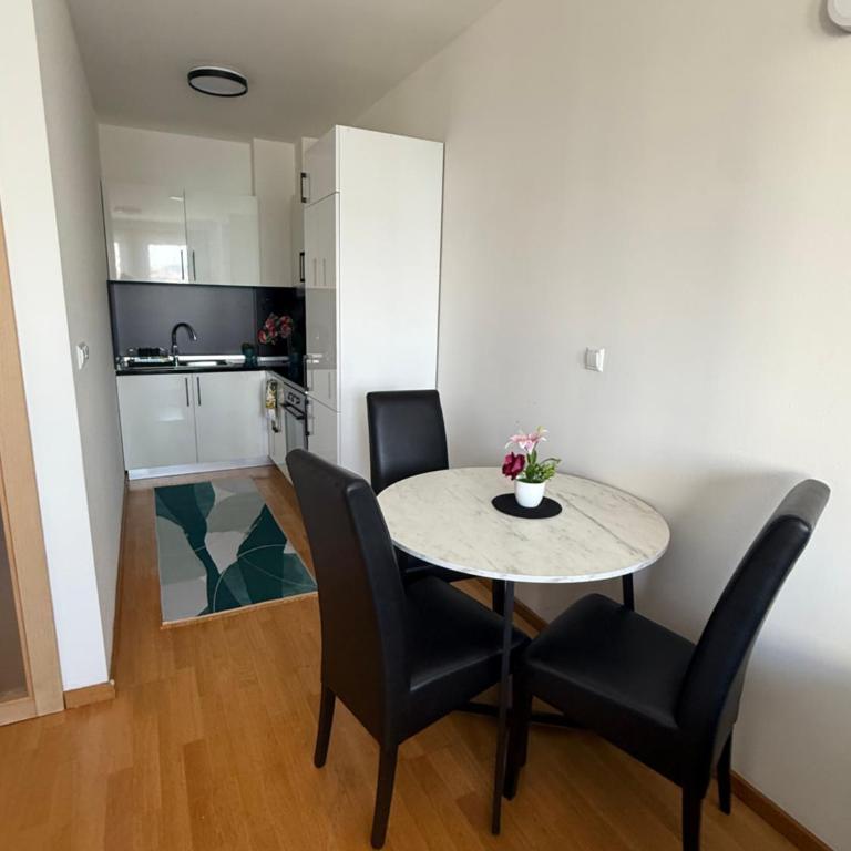 Daky home near AirPort ,tram and City center - One-Bedroom Apartment - 5