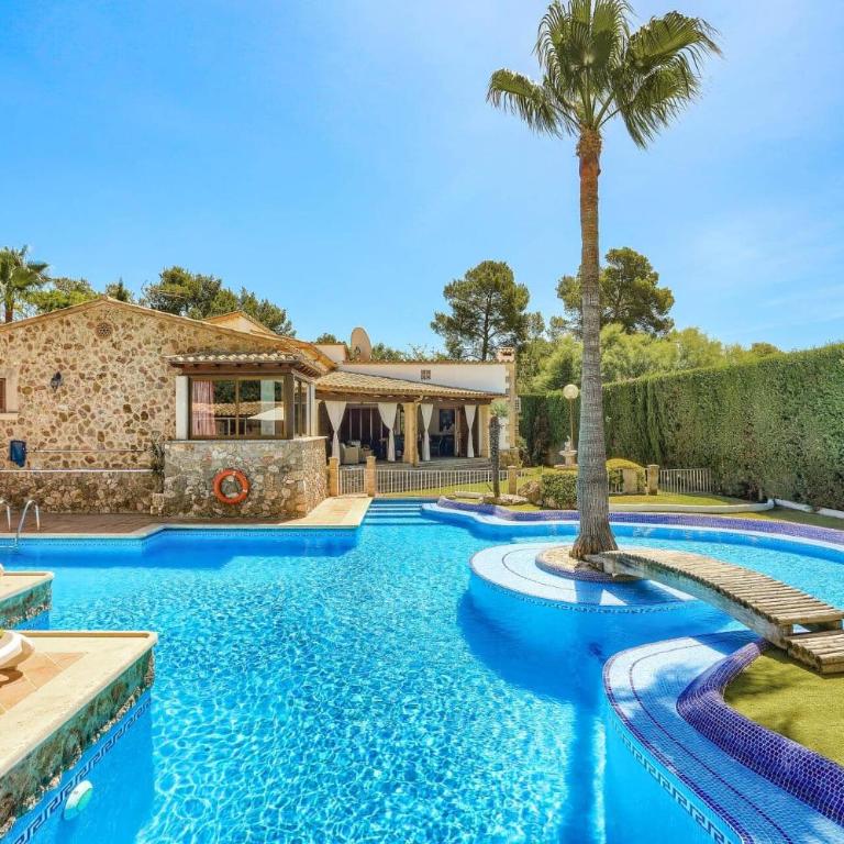 Villa Pinos by Villa Plus - Villa - 5