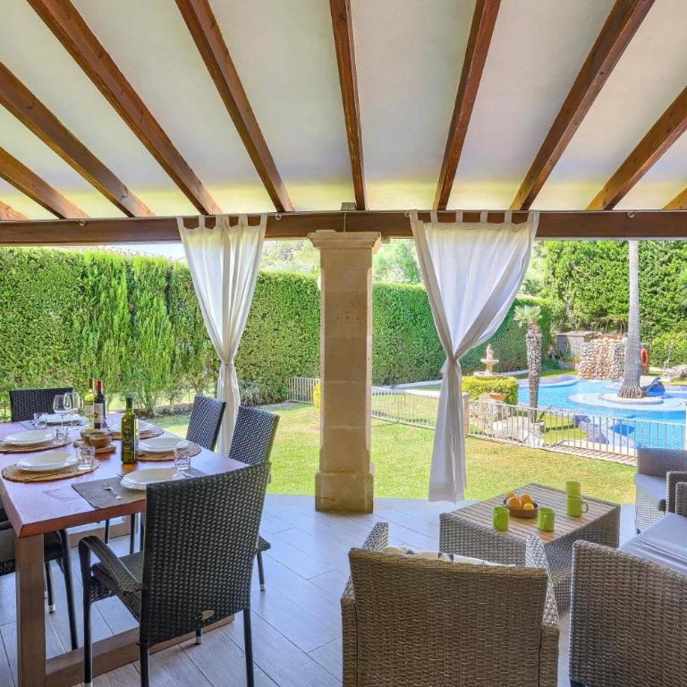 Villa Pinos by Villa Plus - Villa - 10