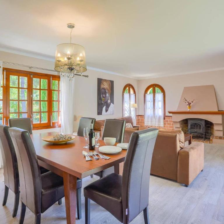 Villa Pinos by Villa Plus - Villa - 23