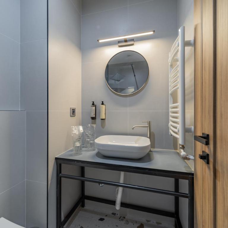 City Code InJoy RENEW - Superior Quadruple Room - 1