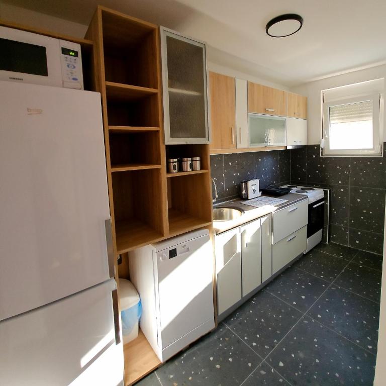 Doksat Central Apartment - Two-Bedroom Apartment - 21