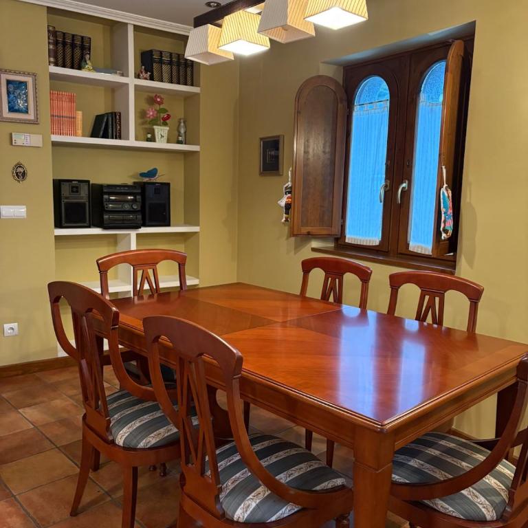 Casa Rural con encanto para familias - Four-Bedroom House - 12