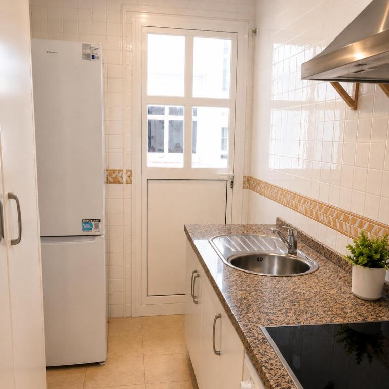 Centro Huelva 1 - Apartamento con 4 dormitorios - 7