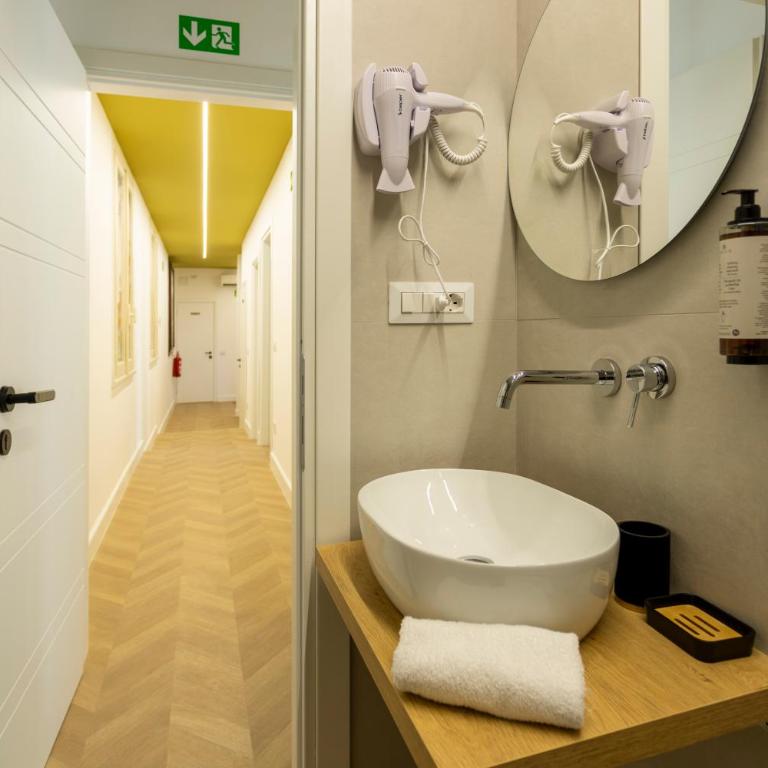 Trastevere Suites Guest House - Camera Doppia con Letti Singoli con Letto Supplementare - 19