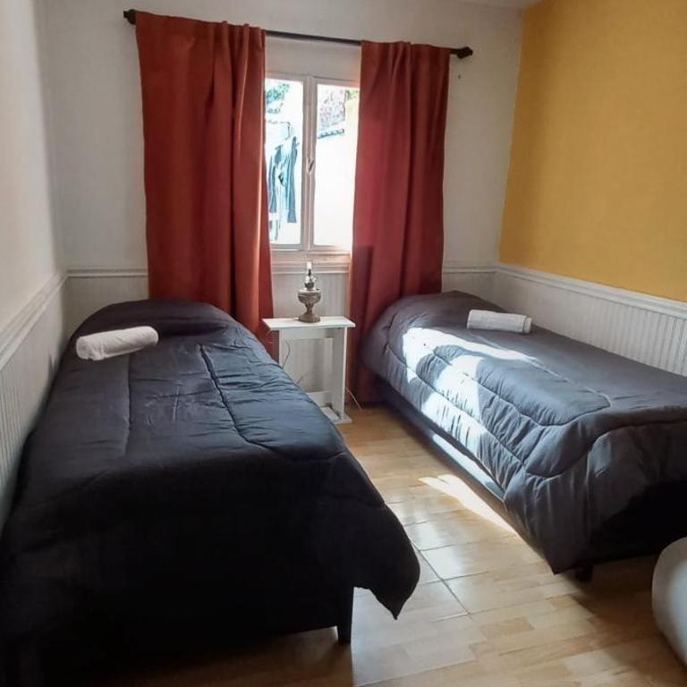 Casa amplia con parrilla a pasitos del parque - Casa de 3 dormitorios - 23