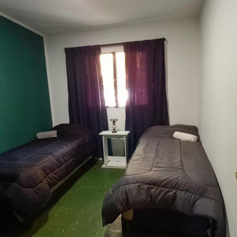 Casa amplia con parrilla a pasitos del parque - Casa de 3 dormitorios - 24