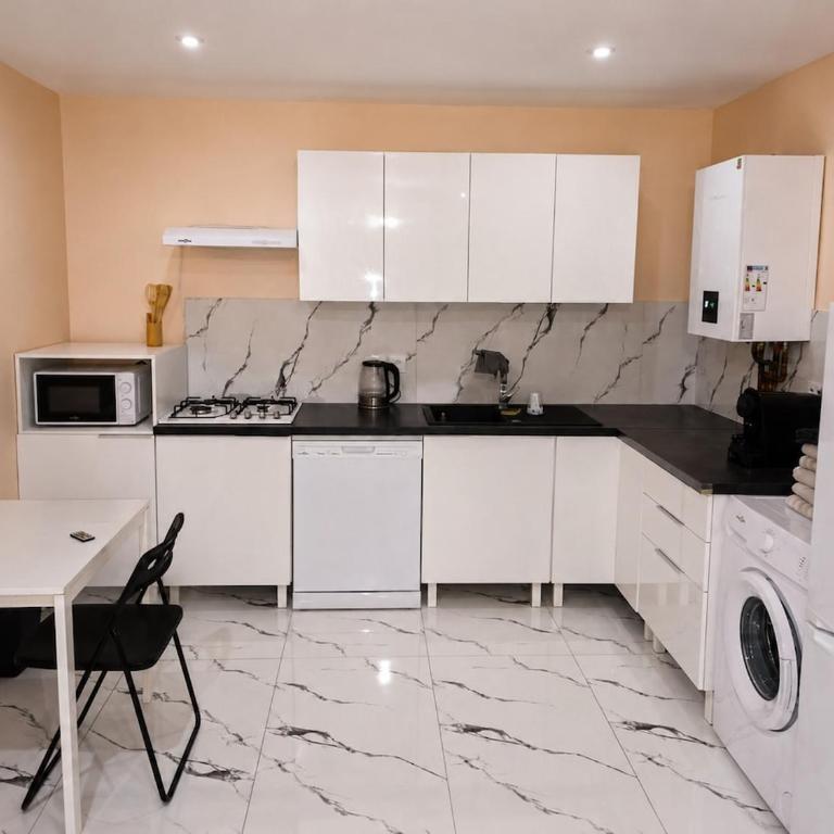 Modern apartment Free parking Wifi - Appartement 2 Chambres - 3