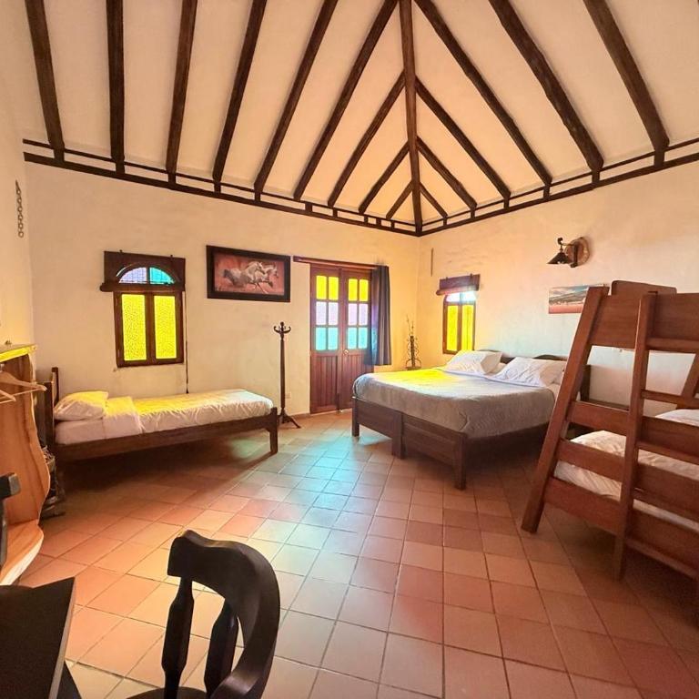 Hotel El Peregrino De La Villa - Habitación Familiar con balcón - 1