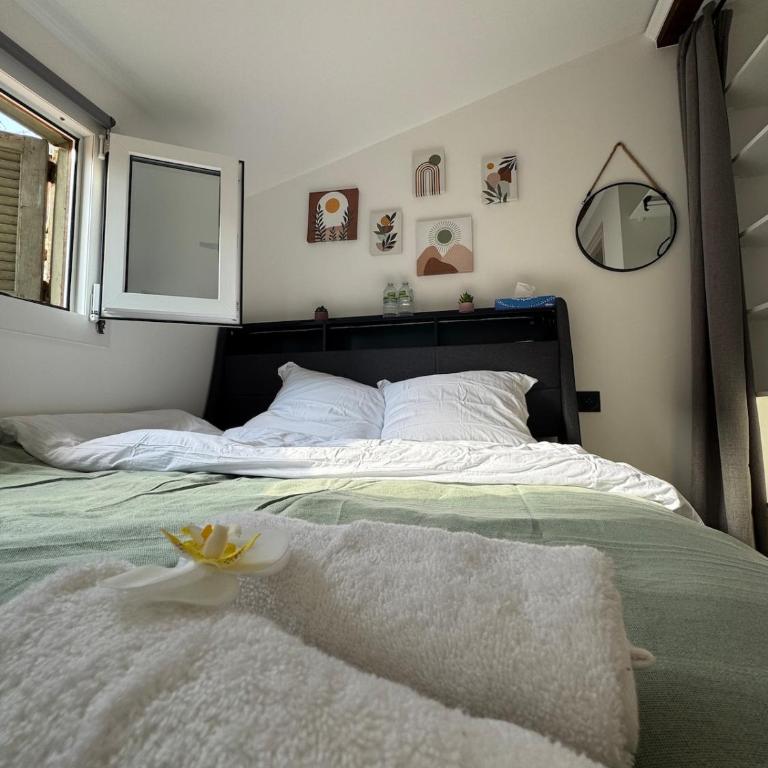 Charming new studio for 4 people - Garibaldi & Tram - Two-Bedroom Apartment - 2