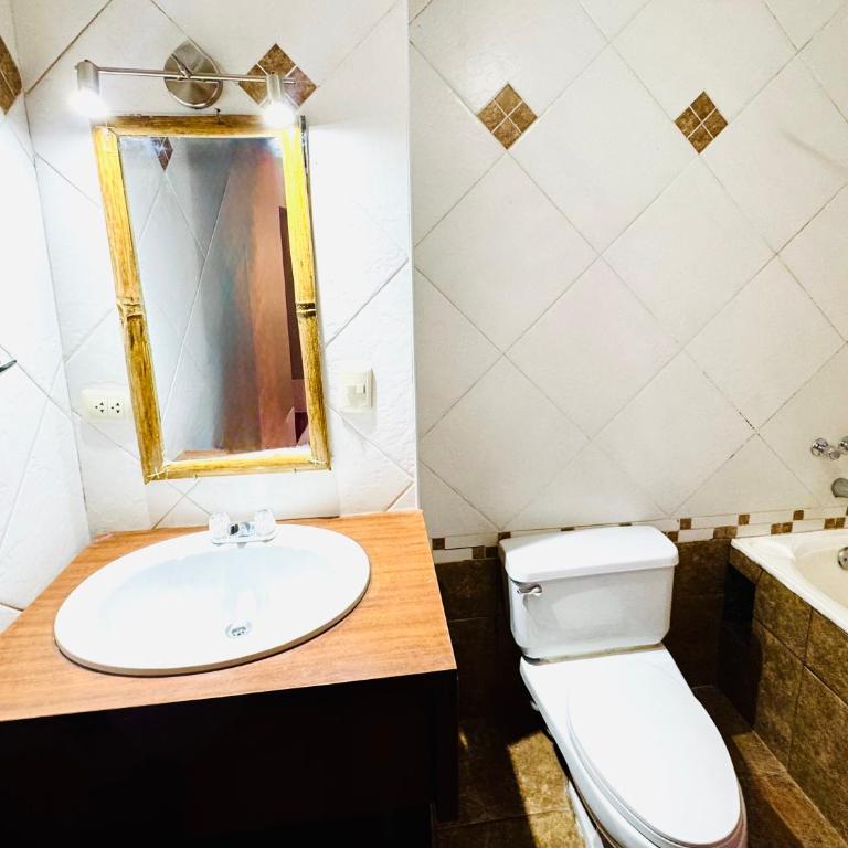 Cusi Guest House - Family Room - 2