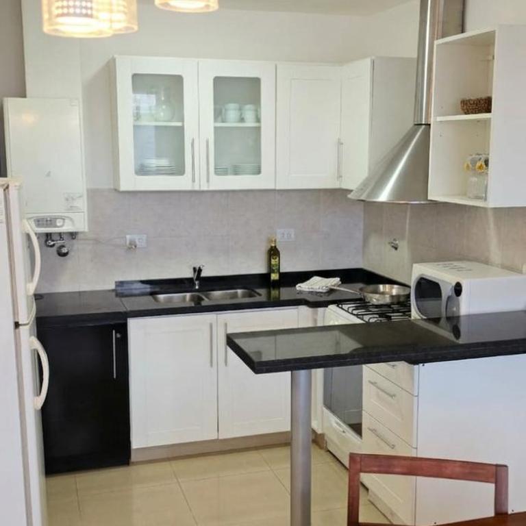 Torre Melos, 2do piso, centro, con cochera - Apartamento de 2 dormitorios - 4