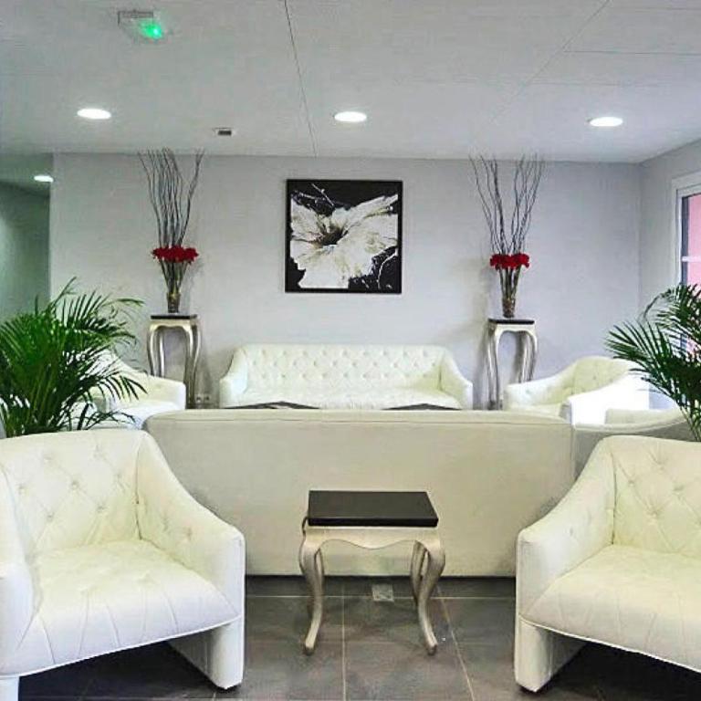 Coastal Stay with Pool in La Baule - One-Bedroom Apartment - 15