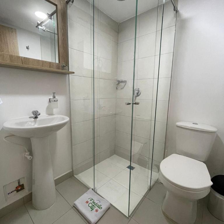 Hotel Medallo City - Deluxe Double Room - 3