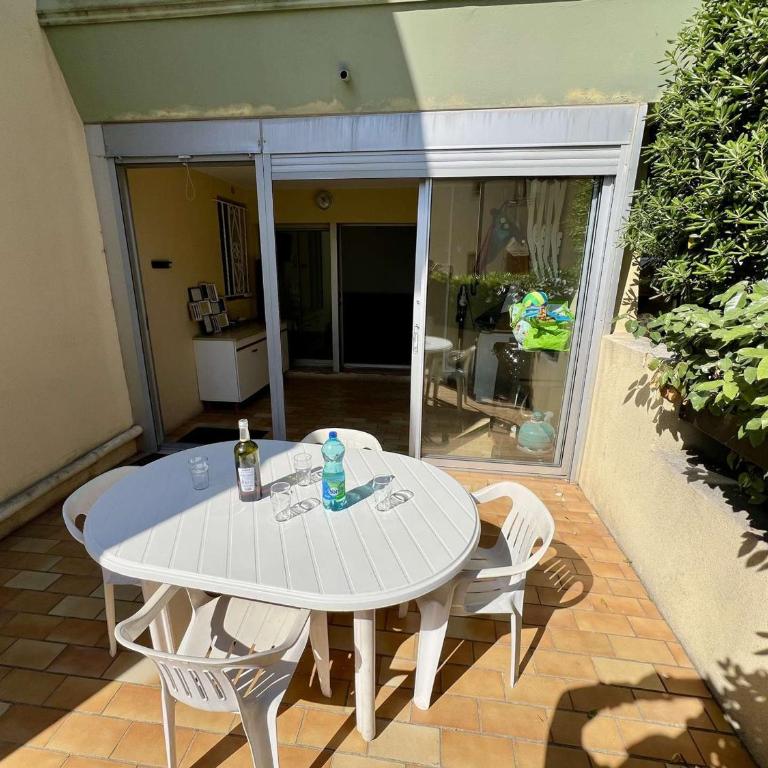 T2 cabine en rez-de-jardin, parking, animaux OK - FR-1-702-78 - Appartement - 4