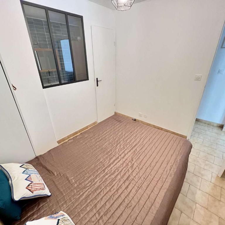 T2 cabine en rez-de-jardin, parking, animaux OK - FR-1-702-78 - Appartement - 12
