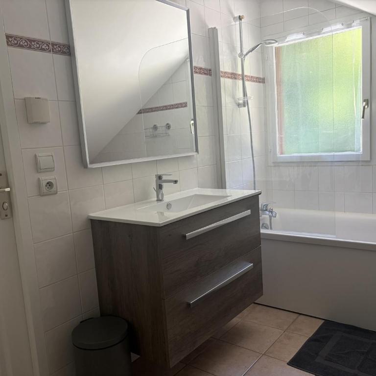 Appartement avec parking privé - 4 pers. - FR-1-836-78 - Appartement - 13
