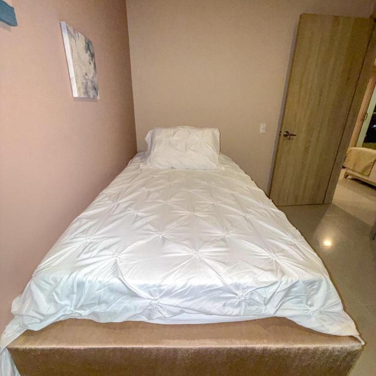 Apartment Near Downtown and the Beach in Marbella cartagena - Three-Bedroom Apartment - 77