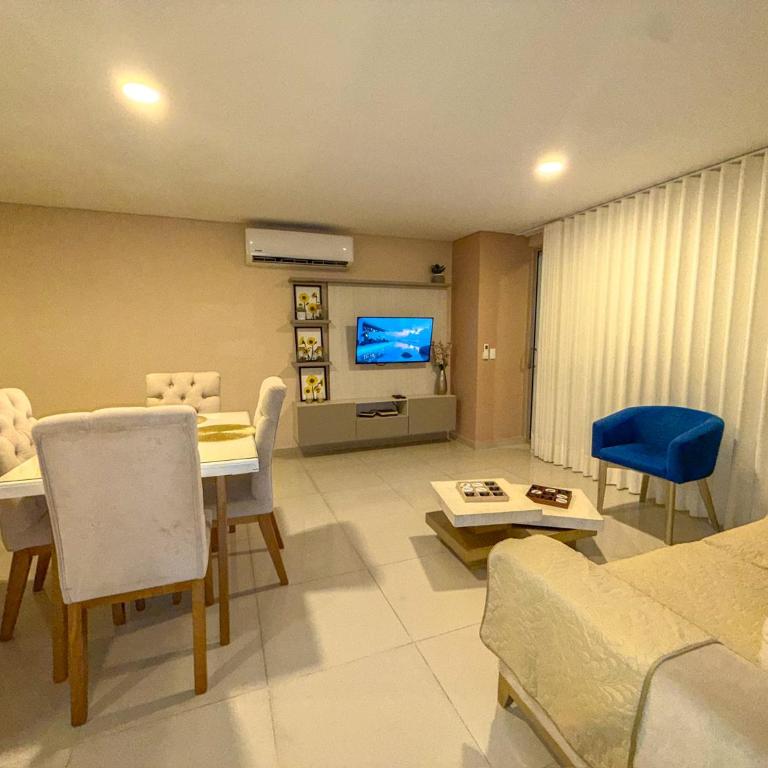 Apartment Near Downtown and the Beach in Marbella cartagena - Three-Bedroom Apartment - 72