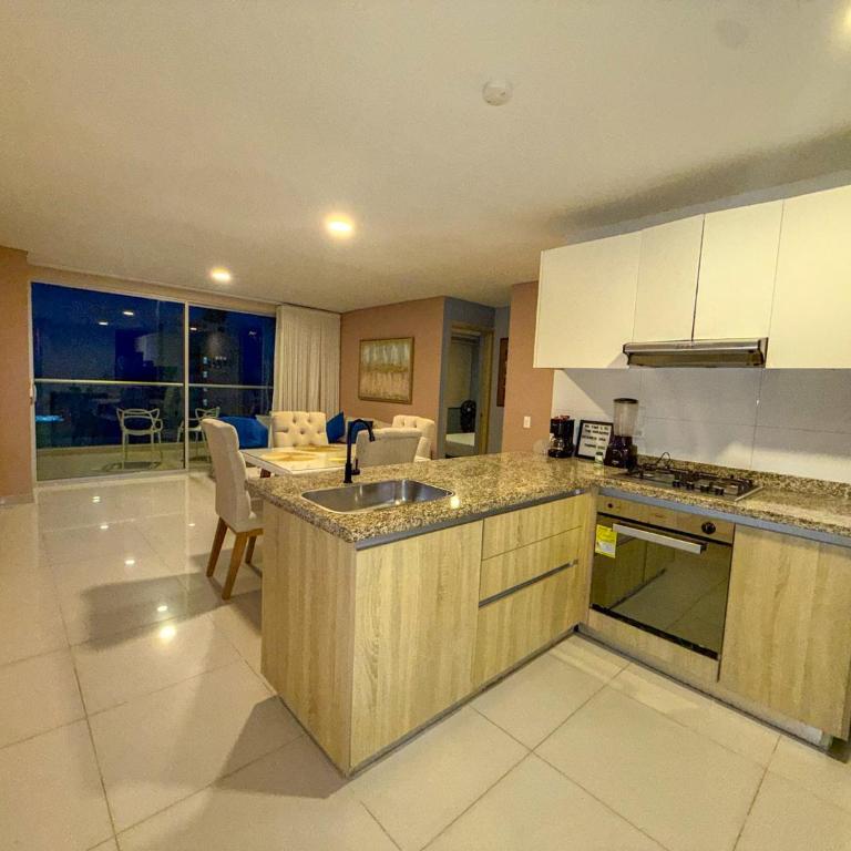 Apartment Near Downtown and the Beach in Marbella cartagena - Three-Bedroom Apartment - 76