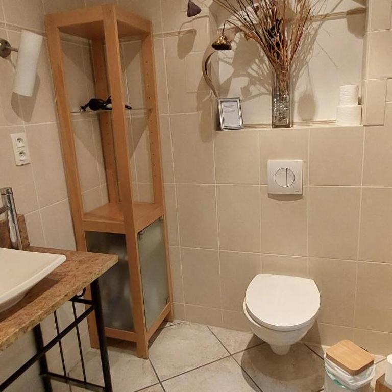 Chambre calme et indépendante sur cour - Chambre Double avec Salle de Bains Privative - 5
