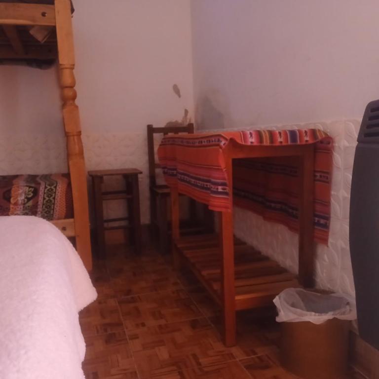 Loma Tika - Tilcara Hostel - Habitación Familiar con baño privado - 4