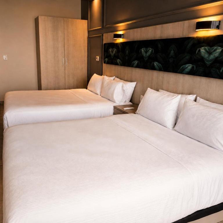 DoubleTree by Hilton Guayaquil - Queen Room with Two Queen Beds and Internal View - 3