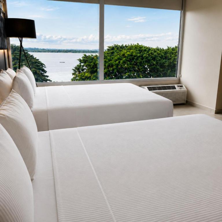 DoubleTree by Hilton Guayaquil - Queen Room with Two Queen Beds - River Front View - 4