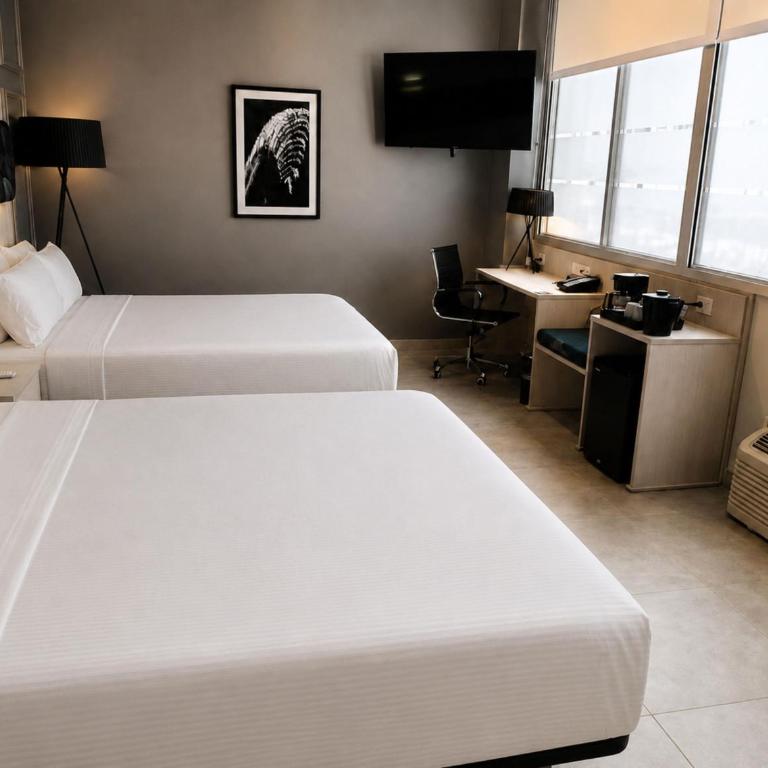 DoubleTree by Hilton Guayaquil - Queen Room with Two Queen Beds and Internal View - 4