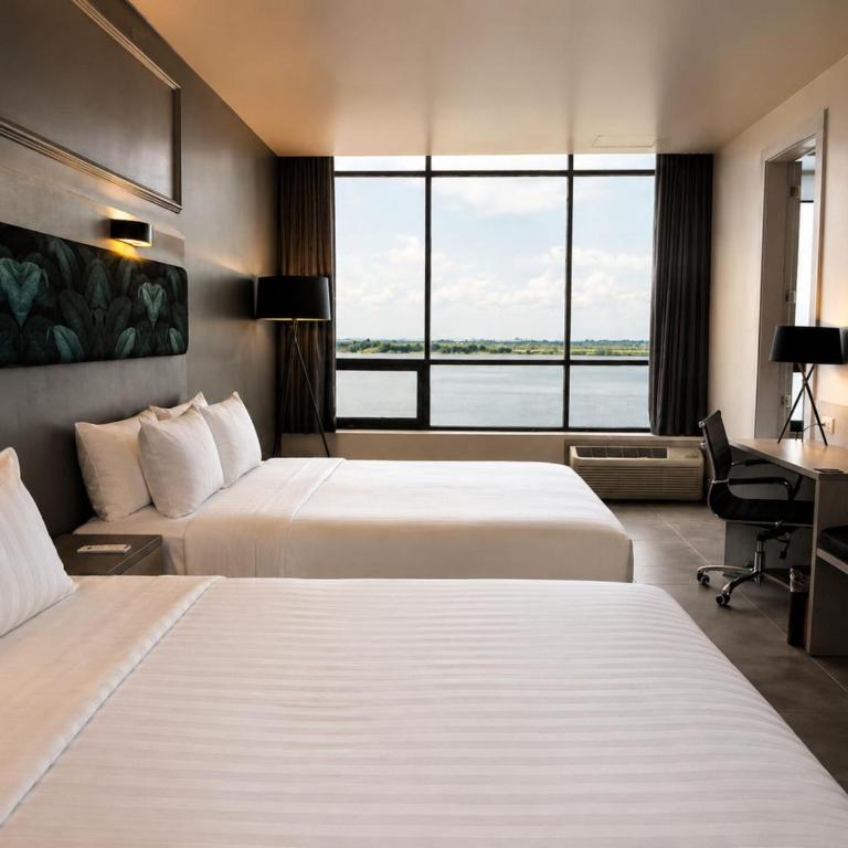 DoubleTree by Hilton Guayaquil - Queen Room with Two Queen Beds - River Front View - 5