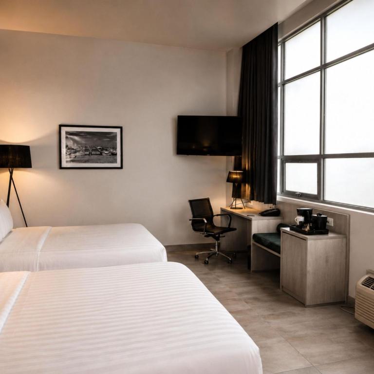 DoubleTree by Hilton Guayaquil - Queen Room with Two Queen Beds - Premium Floor and Internal View - 4