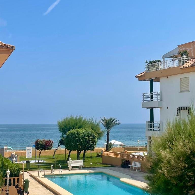 Views of Las Marinas, beachfront, Dénia - Apartment mit 2 Schlafzimmern - 3